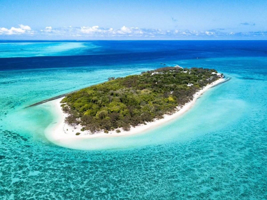 Top 10 Clear Water Beaches - Isla Diablo, Guna Yala, Panama